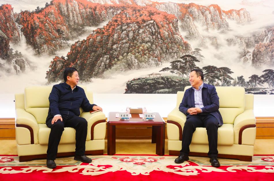 大唐甘肅公司黨委書記、董事長(zhǎng)王建偉與甘肅電投集團(tuán)黨委書記、董事長(zhǎng)蒲培文會(huì)談