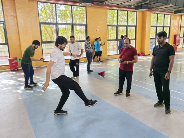 【新春走基層】熱熱鬧鬧過(guò)大年，海外堅(jiān)守迎新春