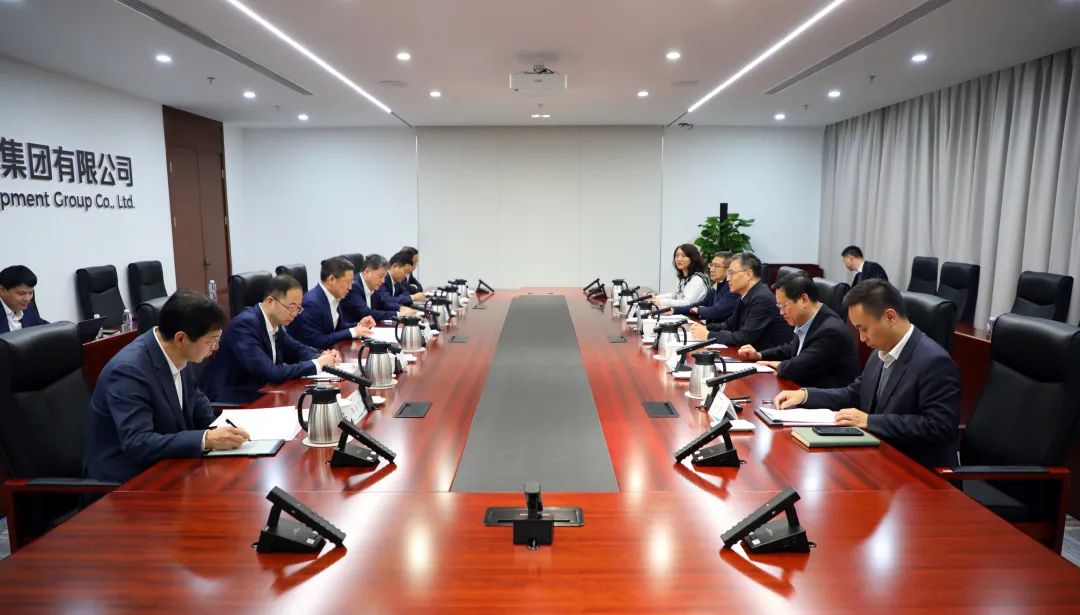 中國(guó)電氣裝備董事長(zhǎng)李洪鳳、總經(jīng)理周群會(huì)見(jiàn)佛山市委書記唐屹峰